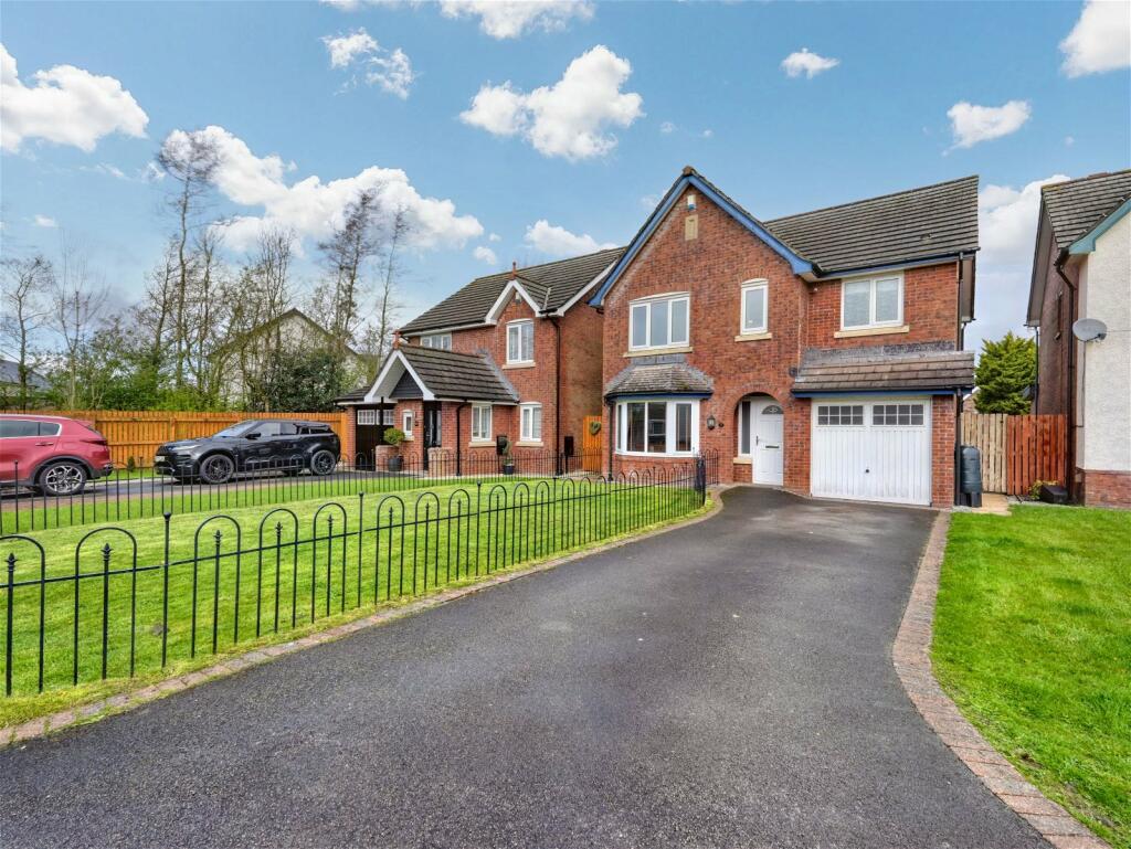4 bedroom detached house for sale in Hazelgrove, Seaton, Workington