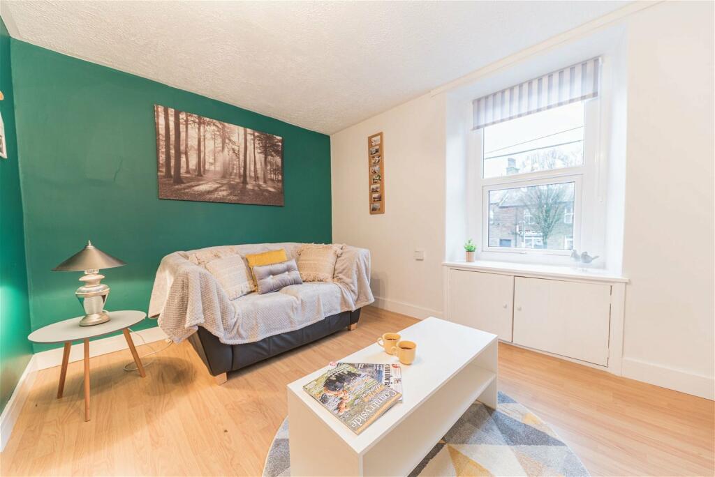 5 bedroom flat for sale in Main Street, Egremont, CA22 2DW, CA22