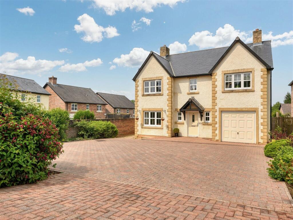 4 bedroom detached house for sale in Strawberry How Road, Cockermouth
