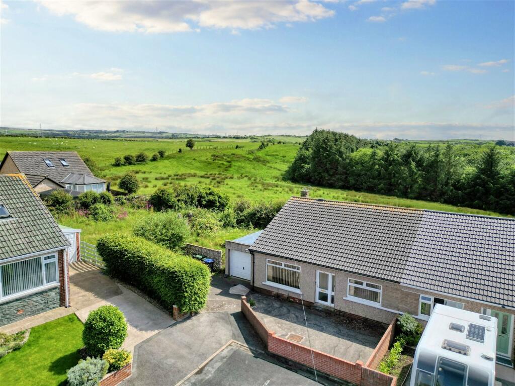 2 bedroom semidetached bungalow for sale in Kiln Green Avenue, High