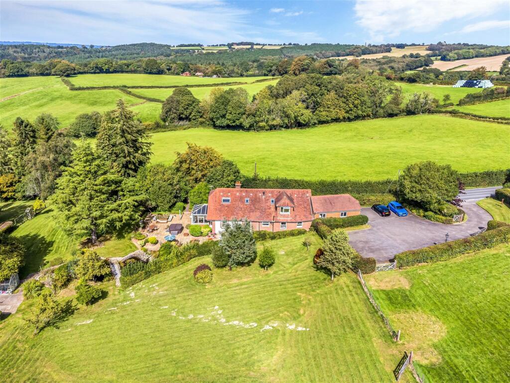 4 bedroom detached house for sale in Carricks Hill, Dallington