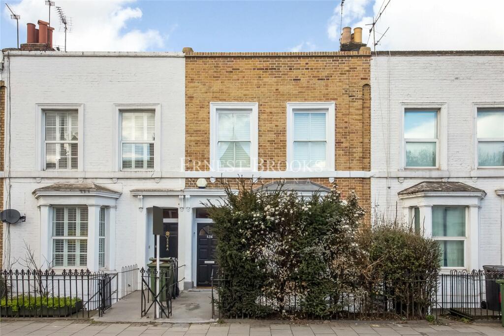2 bedroom terraced house for rent in Wandsworth Road, Clapham, London, SW8