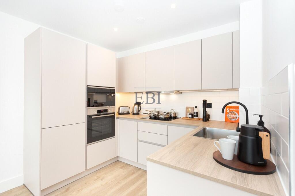 Additional property image - London Square Croydon, 6-44 Station Road, Croydon, CR0