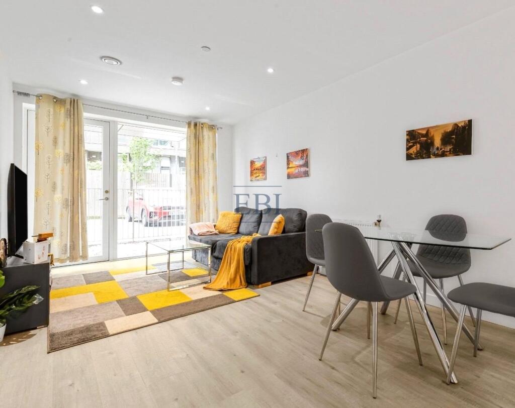Main image of property: 28A Thomas Road, Poplar, London, E14
