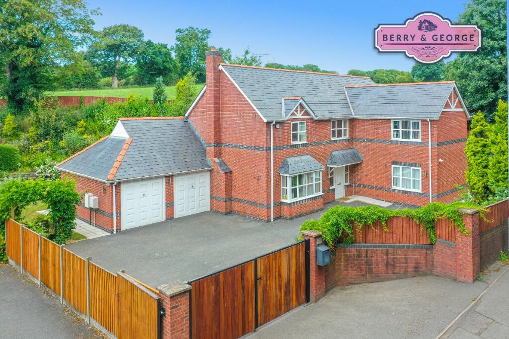 5 bedroom detached house for sale in Mold Road, CH7