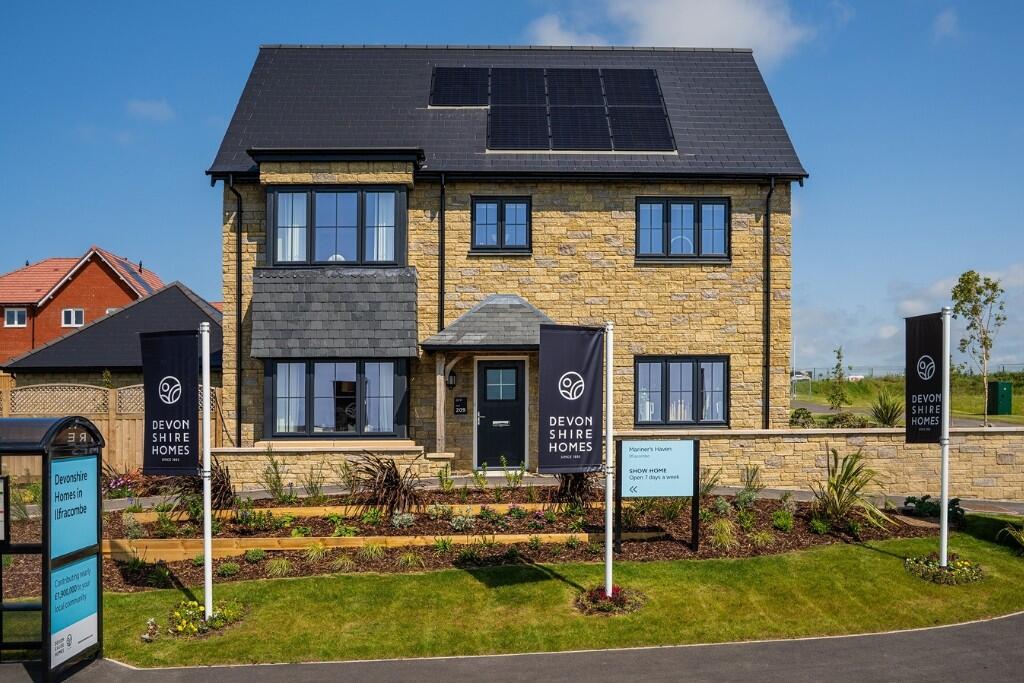 4 bedroom detached house