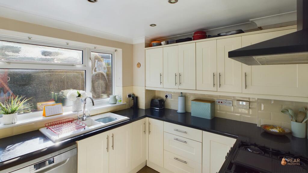 Additional property image - Welland Close, Worthing, BN13