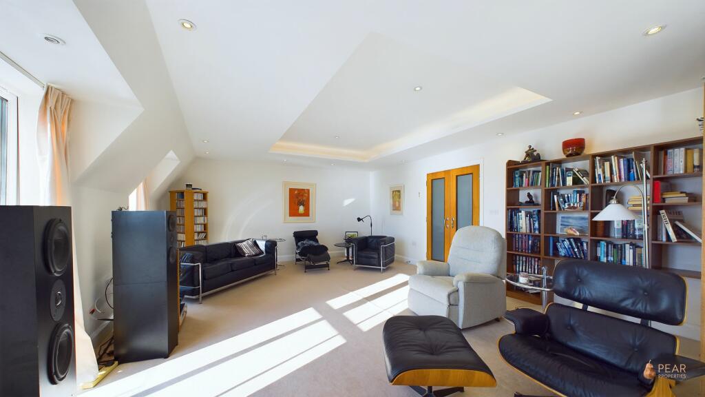 Additional property image - Marine Parade, Worthing, BN11