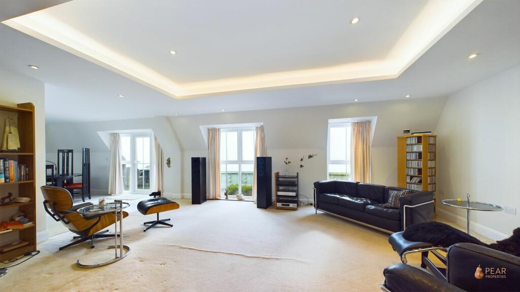 Additional property image - Marine Parade, Worthing, BN11