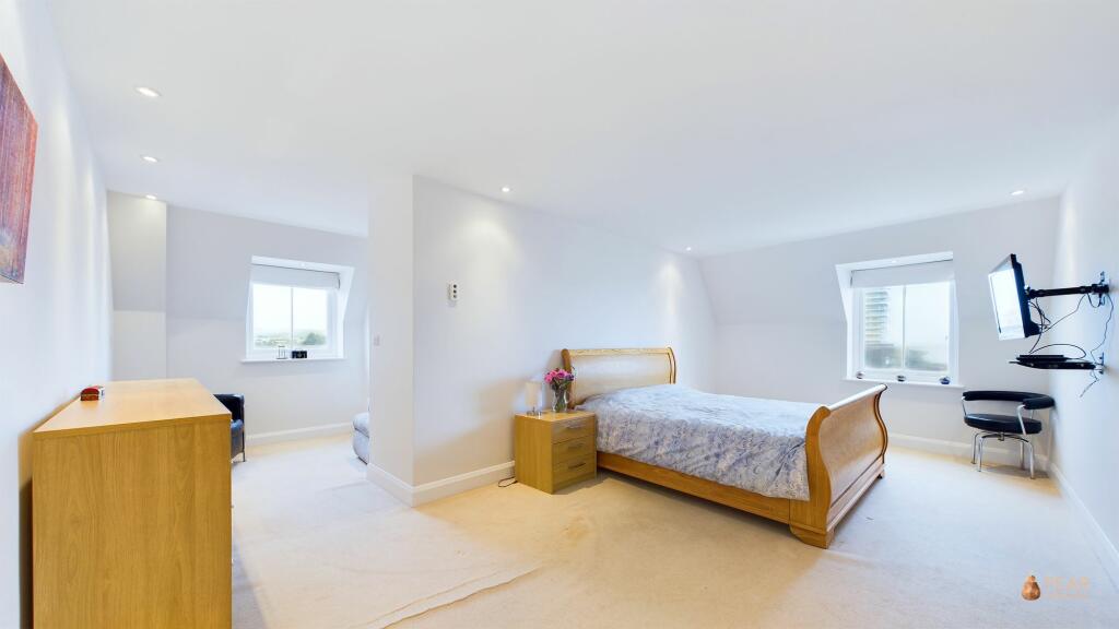 Additional property image - Marine Parade, Worthing, BN11