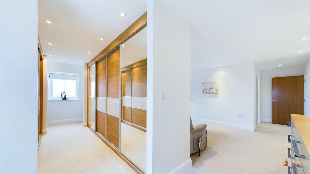 Additional property image - Marine Parade, Worthing, BN11