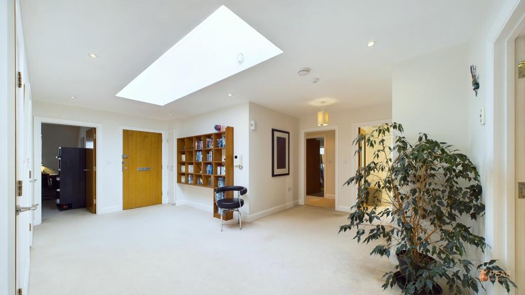 Additional property image - Marine Parade, Worthing, BN11