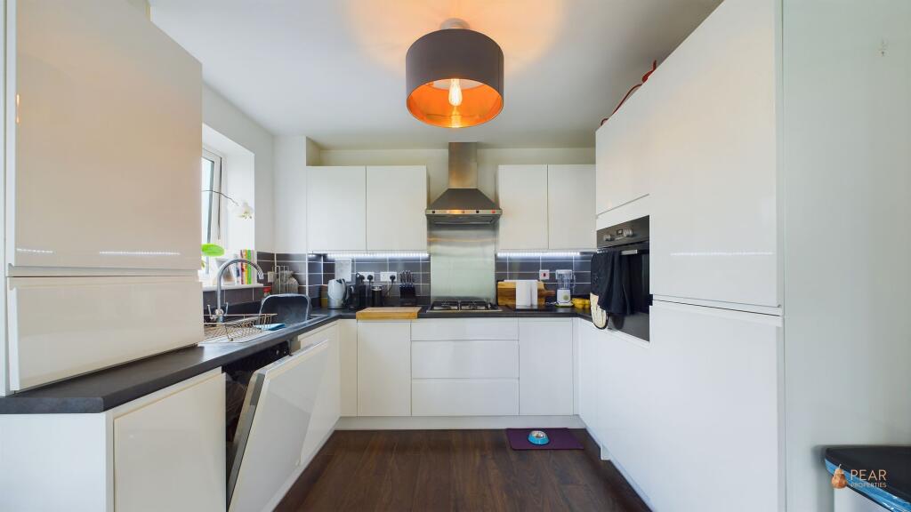 Additional property image - Lyndhurst House, Monarch Way. Shoreham-By-Sea, BN43
