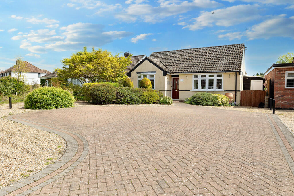 Main image of property: Landermere Road, Thorpe-le-soken, CO16 0