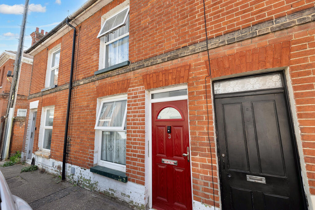 Main image of property: Hordle Street, Harwich, CO12 3