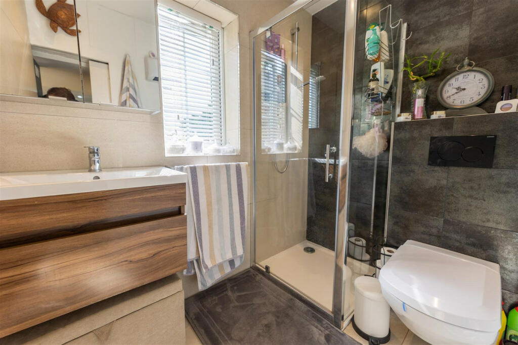 Additional property image - Blasford Hill, Little Waltham, CM3 3