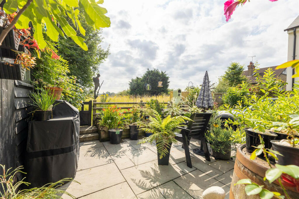 Additional property image - Blasford Hill, Little Waltham, CM3 3