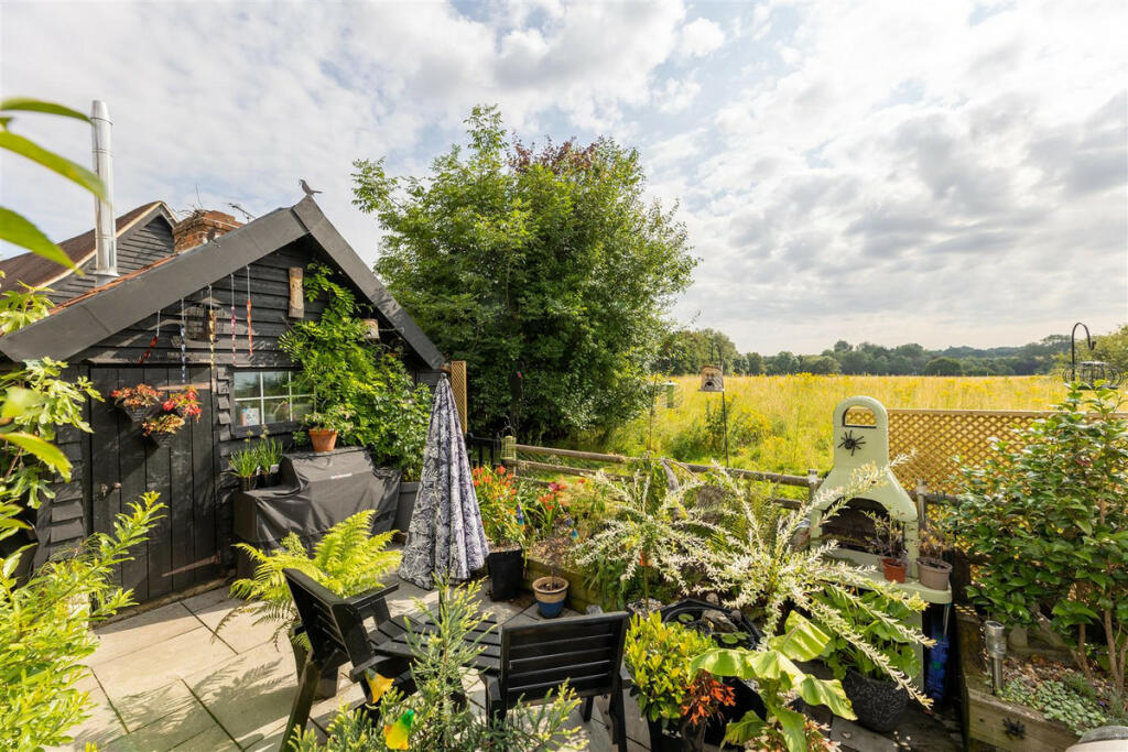 Additional property image - Blasford Hill, Little Waltham, CM3 3
