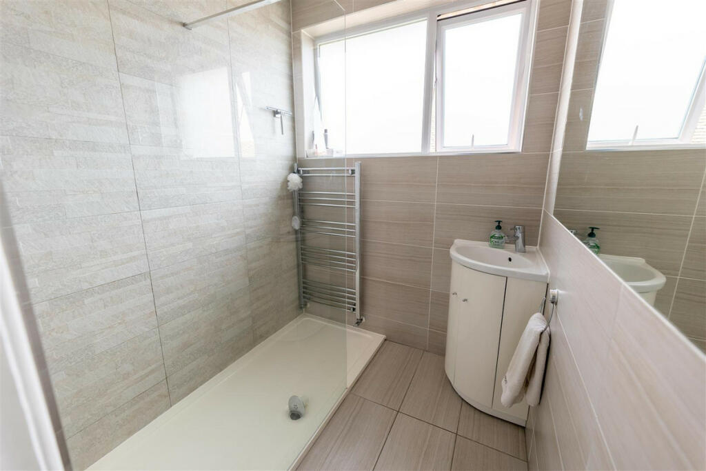 Additional property image - Wash Lane, Clacton-On-Sea, CO15 1