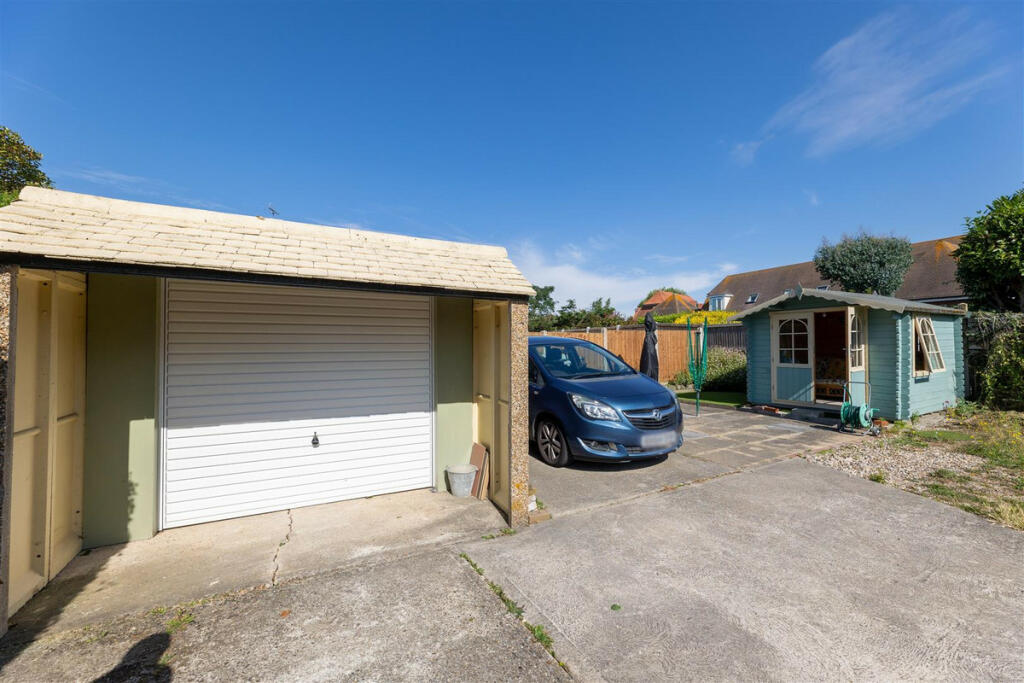Additional property image - Wash Lane, Clacton-On-Sea, CO15 1