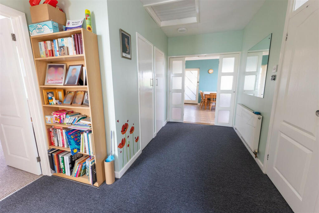 Additional property image - Wash Lane, Clacton-On-Sea, CO15 1