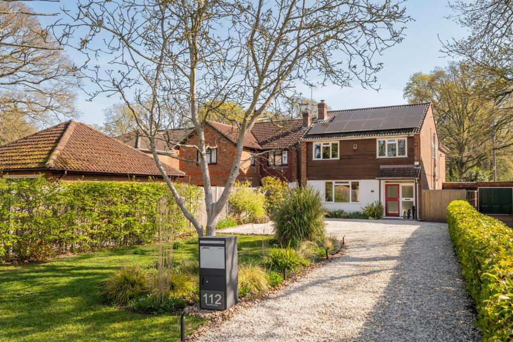 Main image of property: Reading Road, Finchampstead, RG40
