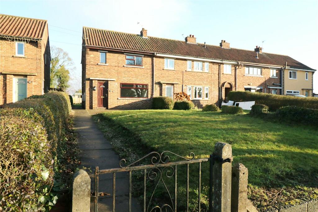 2 bedroom end of terrace house for rent in South Cliff Road, Kirton In