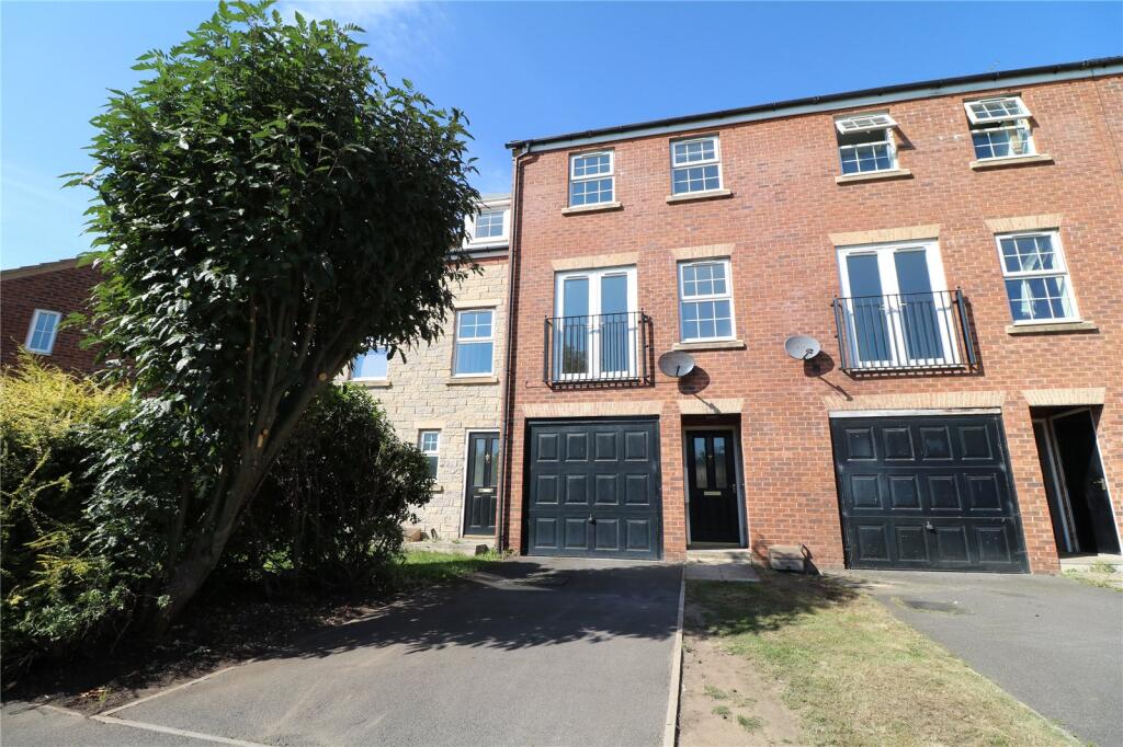 Main image of property: Woodcross Avenue, Scunthorpe, North Lincolnshire, DN16