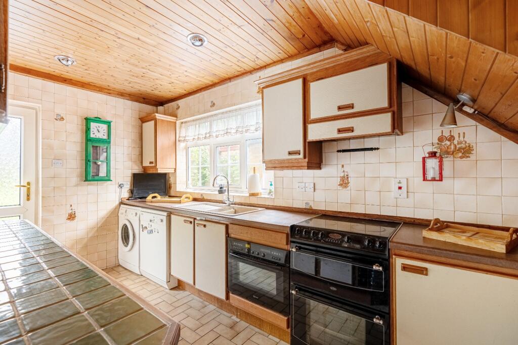 Additional property image - Ediva Road, Meopham, Gravesend, Kent, DA13 0ND