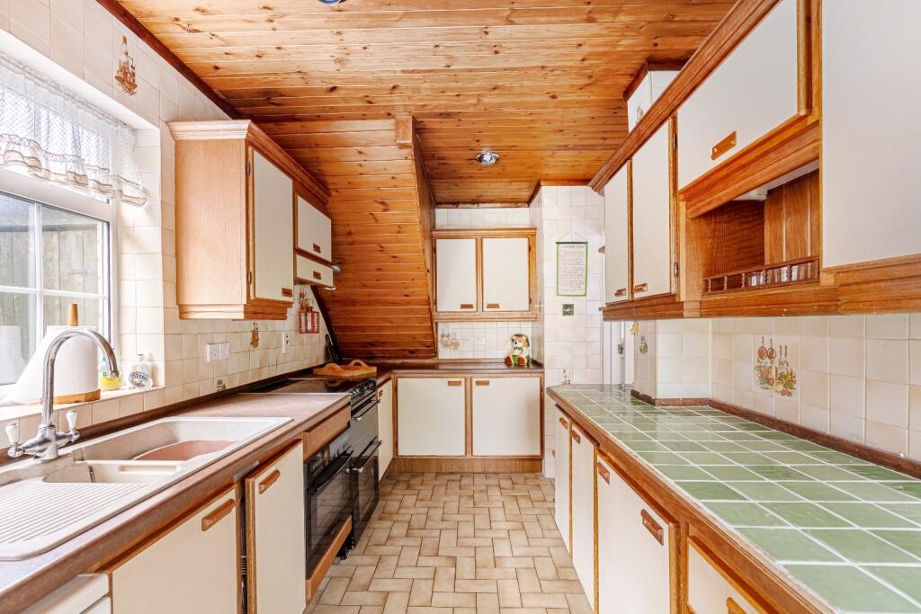 Additional property image - Ediva Road, Meopham, Gravesend, Kent, DA13 0ND
