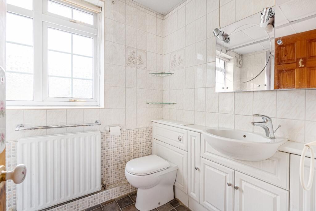 Additional property image - Ediva Road, Meopham, Gravesend, Kent, DA13 0ND