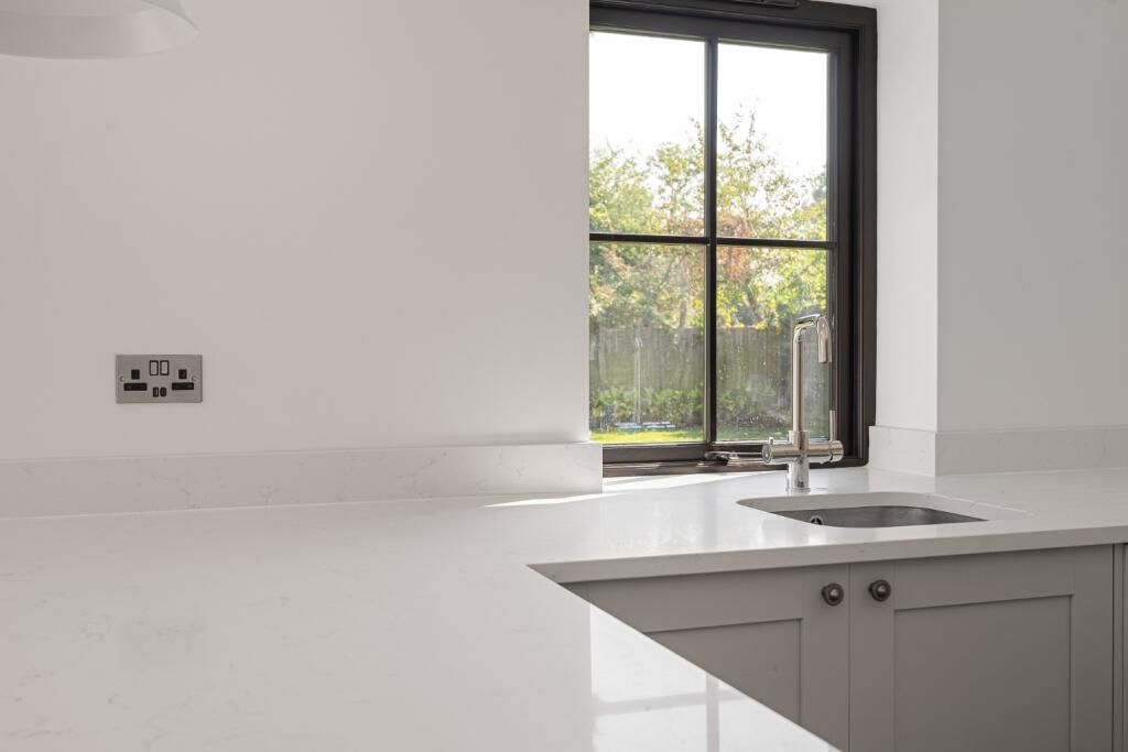 Additional property image - Norwood Lane, Meopham, Gravesend, Kent, DA13 0YF