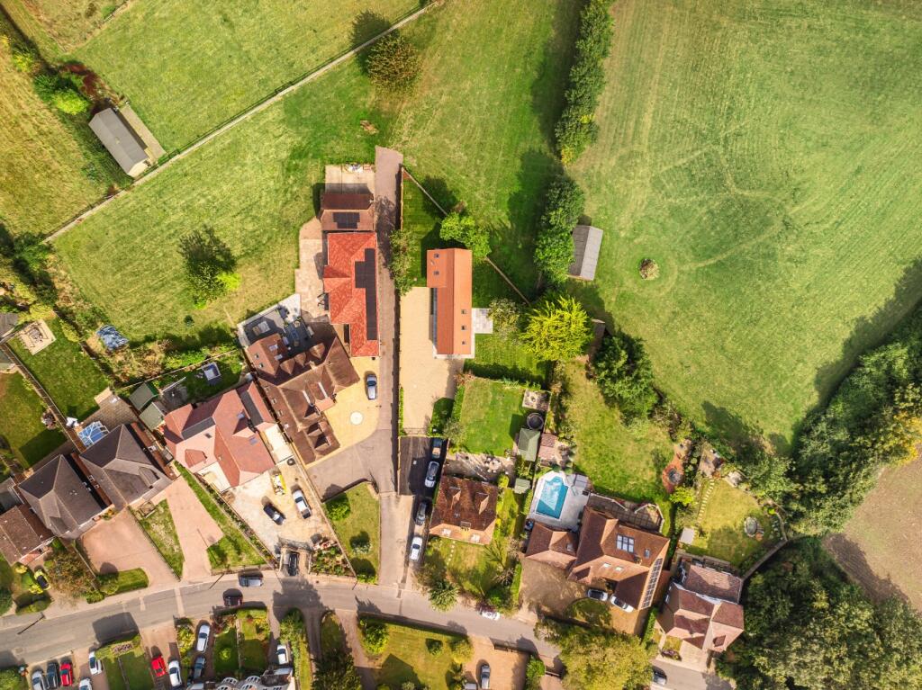 Additional property image - Norwood Lane, Meopham, Gravesend, Kent, DA13 0YF