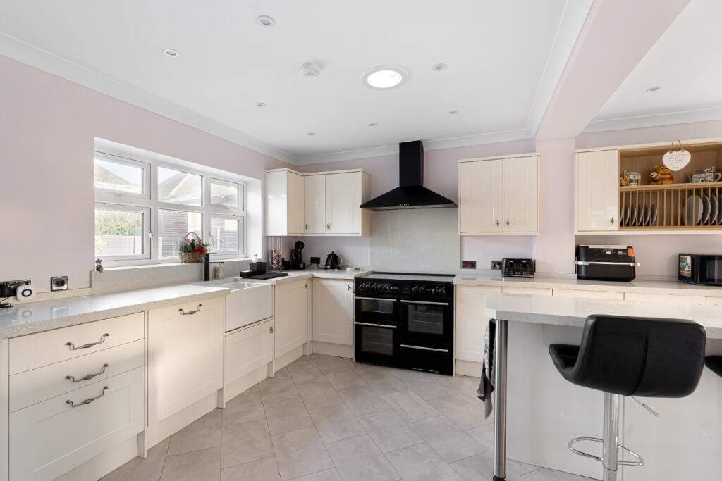 Additional property image - Marling Way, Riverview Park, Gravesend, Kent, DA12 4DN