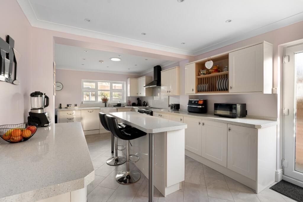 Additional property image - Marling Way, Riverview Park, Gravesend, Kent, DA12 4DN