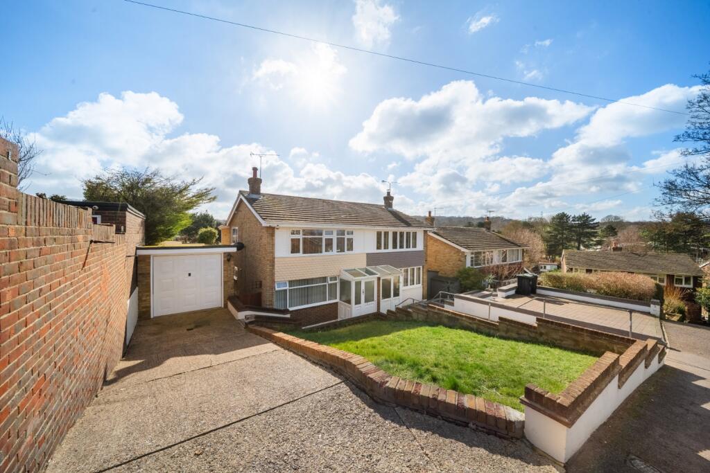 Main image of property: Lyndhurst Way, Istead Rise, Gravesend, Kent, DA13 9EN