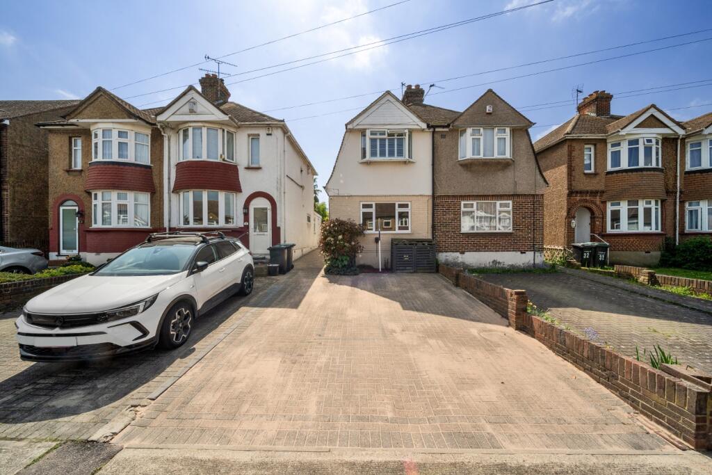 Main image of property: Barr Road, Gravesend, Kent, DA12 4DY