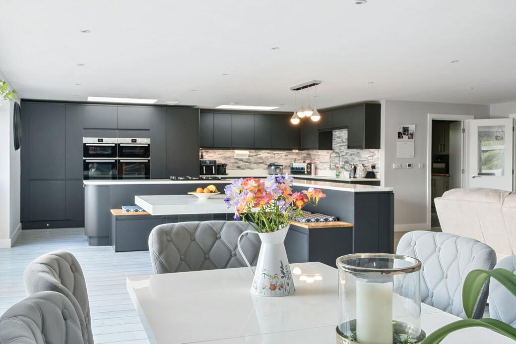 Main image of property: Lower Road, Stoke Mandeville, Aylesbury, HP22 5XA