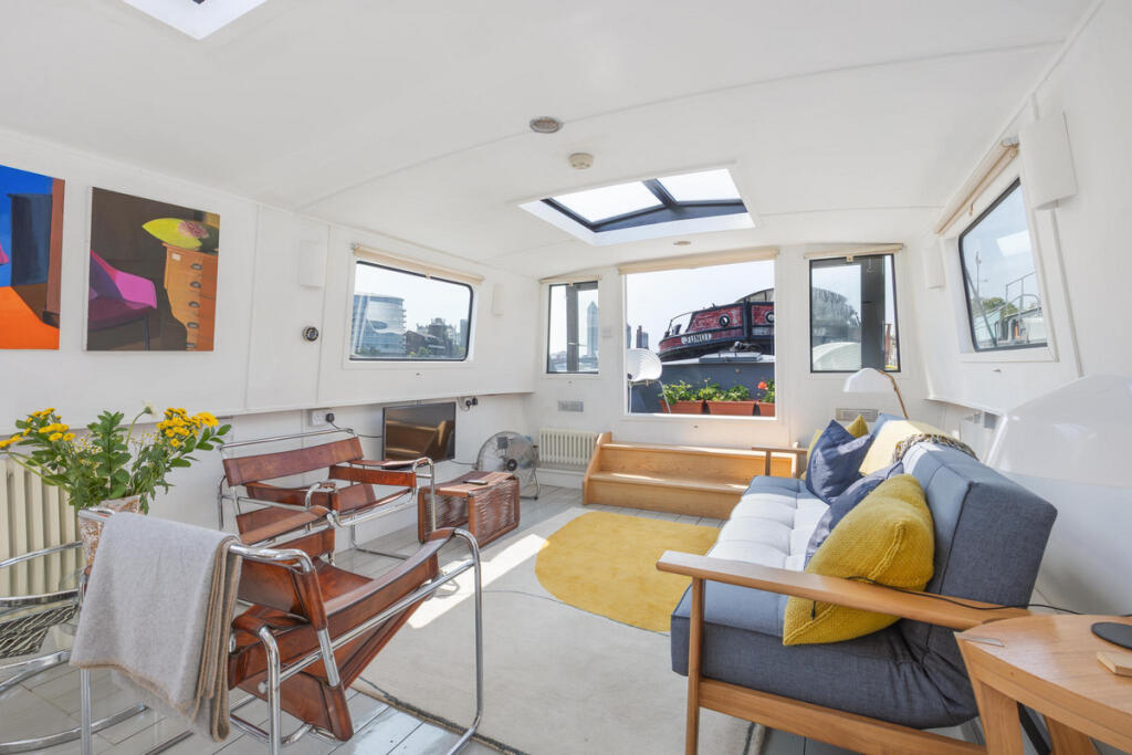 Main image of property: Chelsea Embankment, London, SW3 5