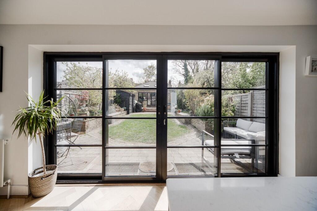 Main image of property: Berkshire Gardens, London, N13