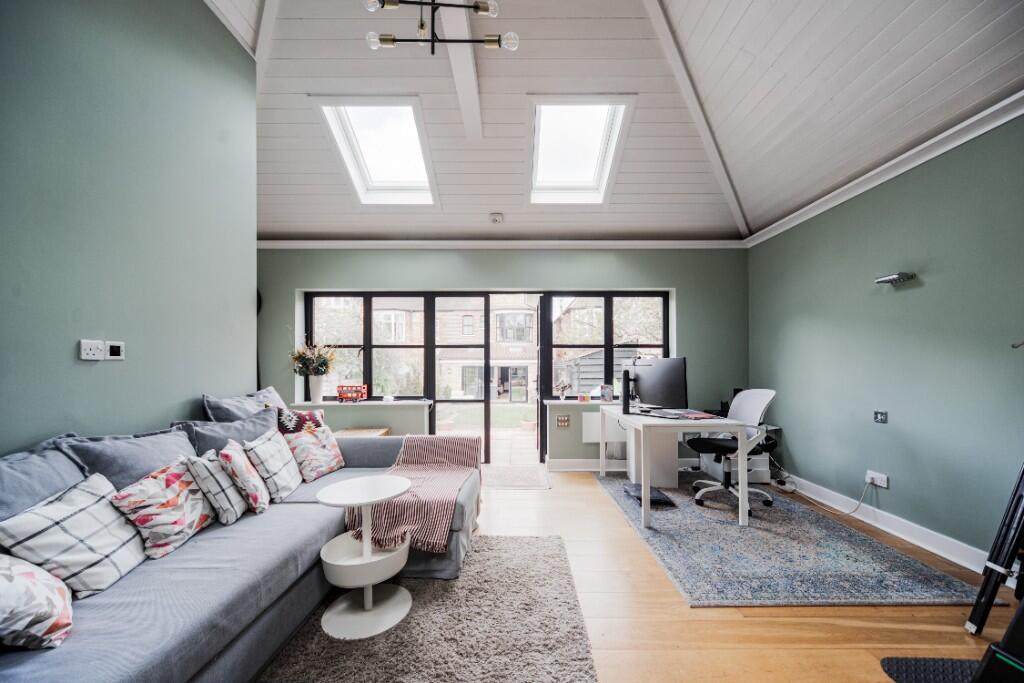Main image of property: Berkshire Gardens, London, N13