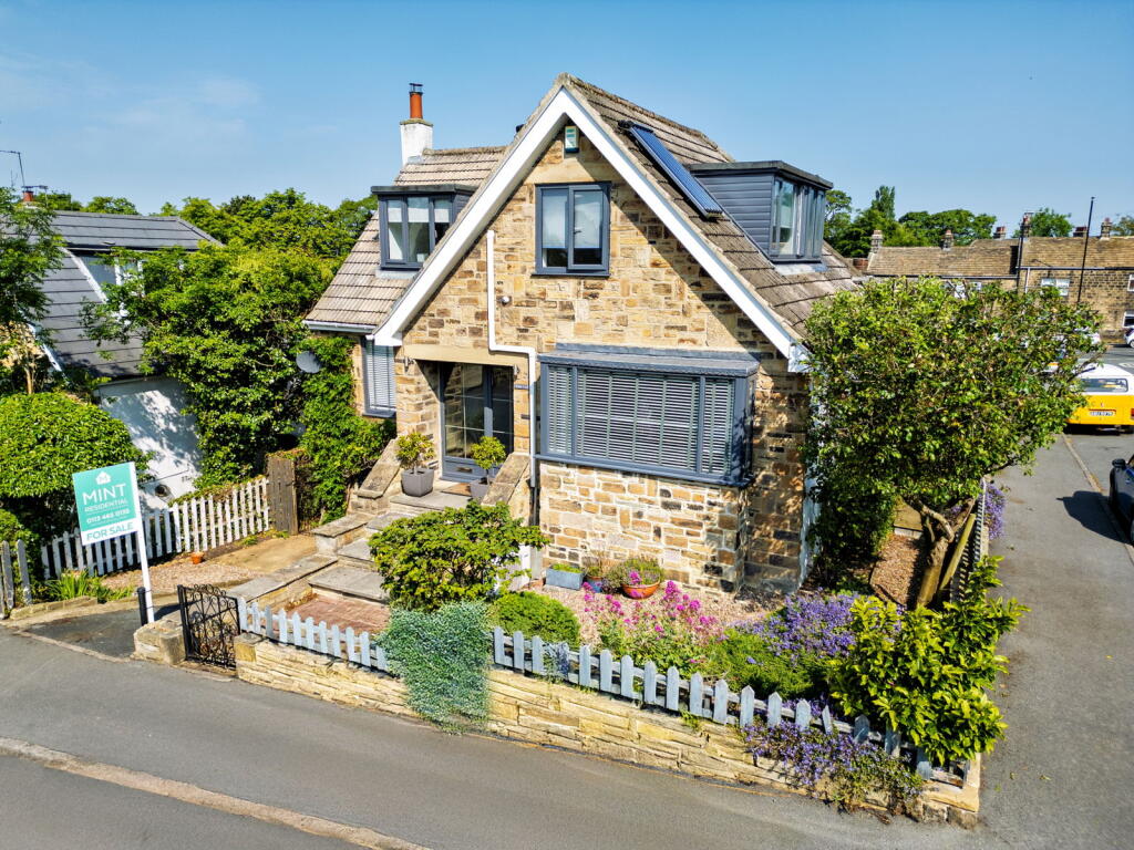 Main image of property: White Croft, Springwood Road, Rawdon, Leeds, LS19 6BH
