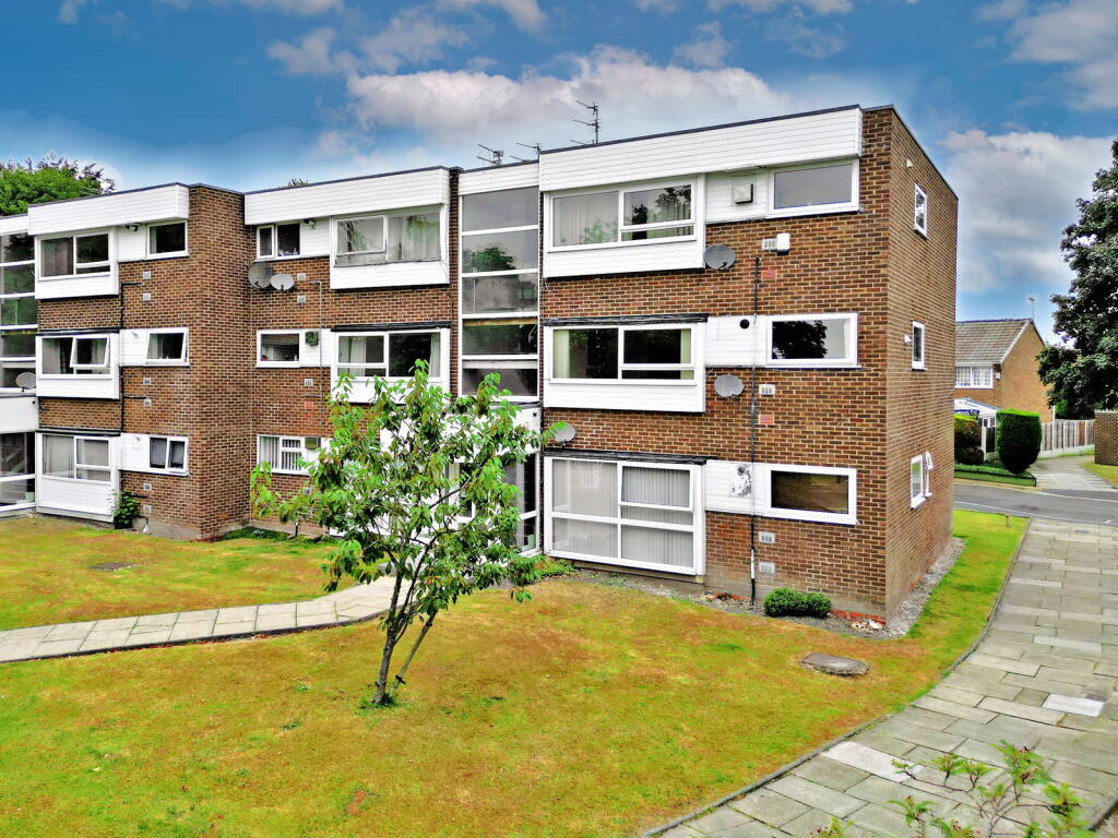 Main image of property: The Moorlands, Leeds, LS17 8AB