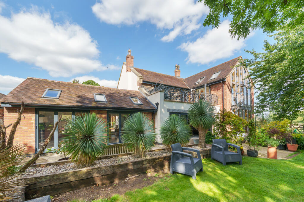 7 bedroom country house for sale in High Street, Tilbrook, PE28