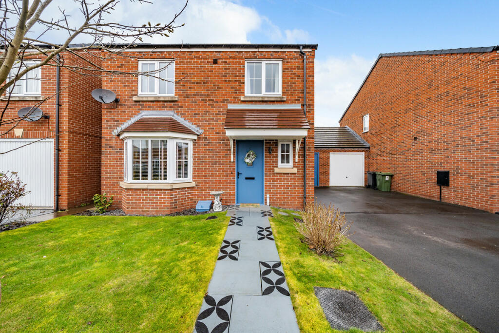4 bedroom detached house for sale in Waltho Street, Wolverhampton, WV6