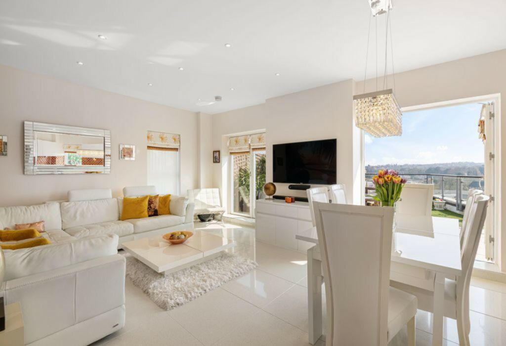 3 bedroom apartment for sale in Carmichael Avenue, Greenhithe, DA9