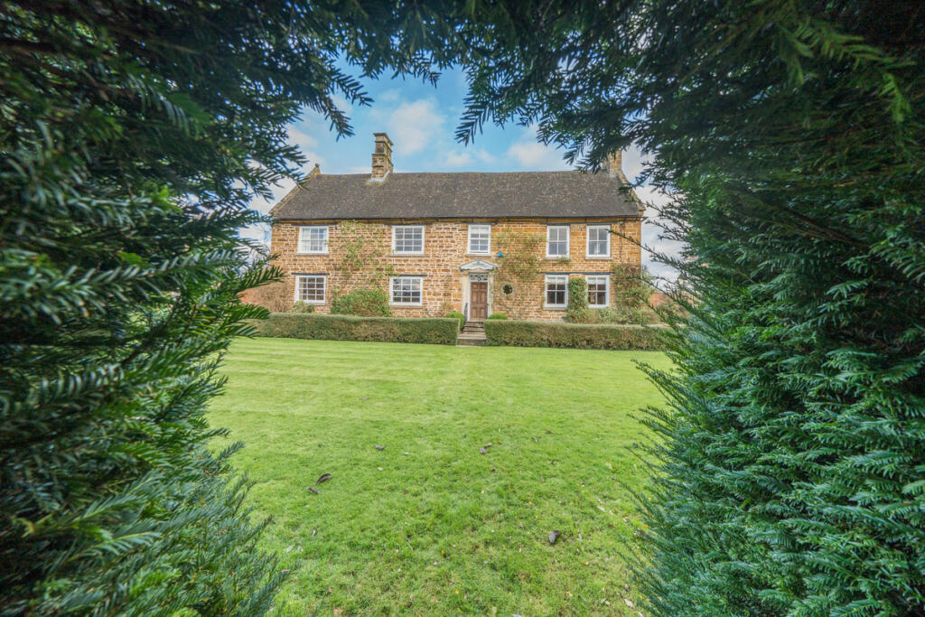 6 bedroom country house for sale in Manor Road, Kilsby, CV23