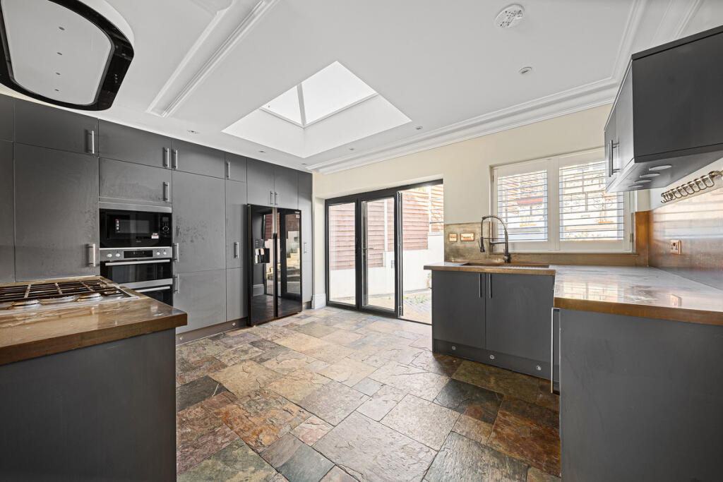 Main image of property: Ankerdine Crescent, London, SE18