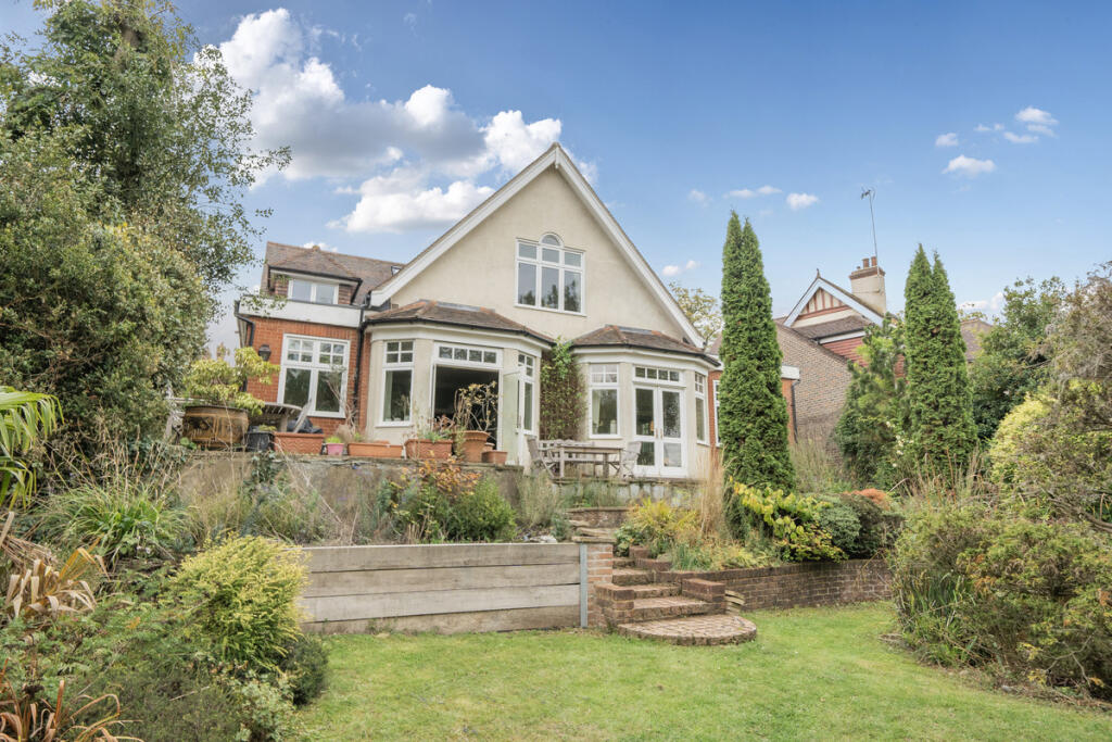 Main image of property: Crescent West, Barnet, EN4