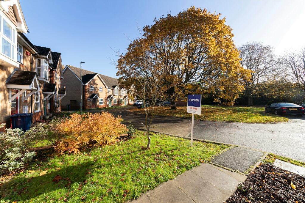 3 bedroom terraced house for sale in Horspath Driftway, Headington, OX3